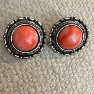 Vintage silver tone and coral inspired earrings.
Classic elegance look.